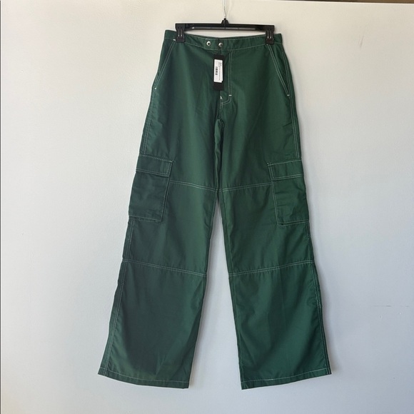 Saul Wide Leg Cargo Trouser In Bottle Green With White Stitching SOLD OUT ONLINE - Picture 4 of 9